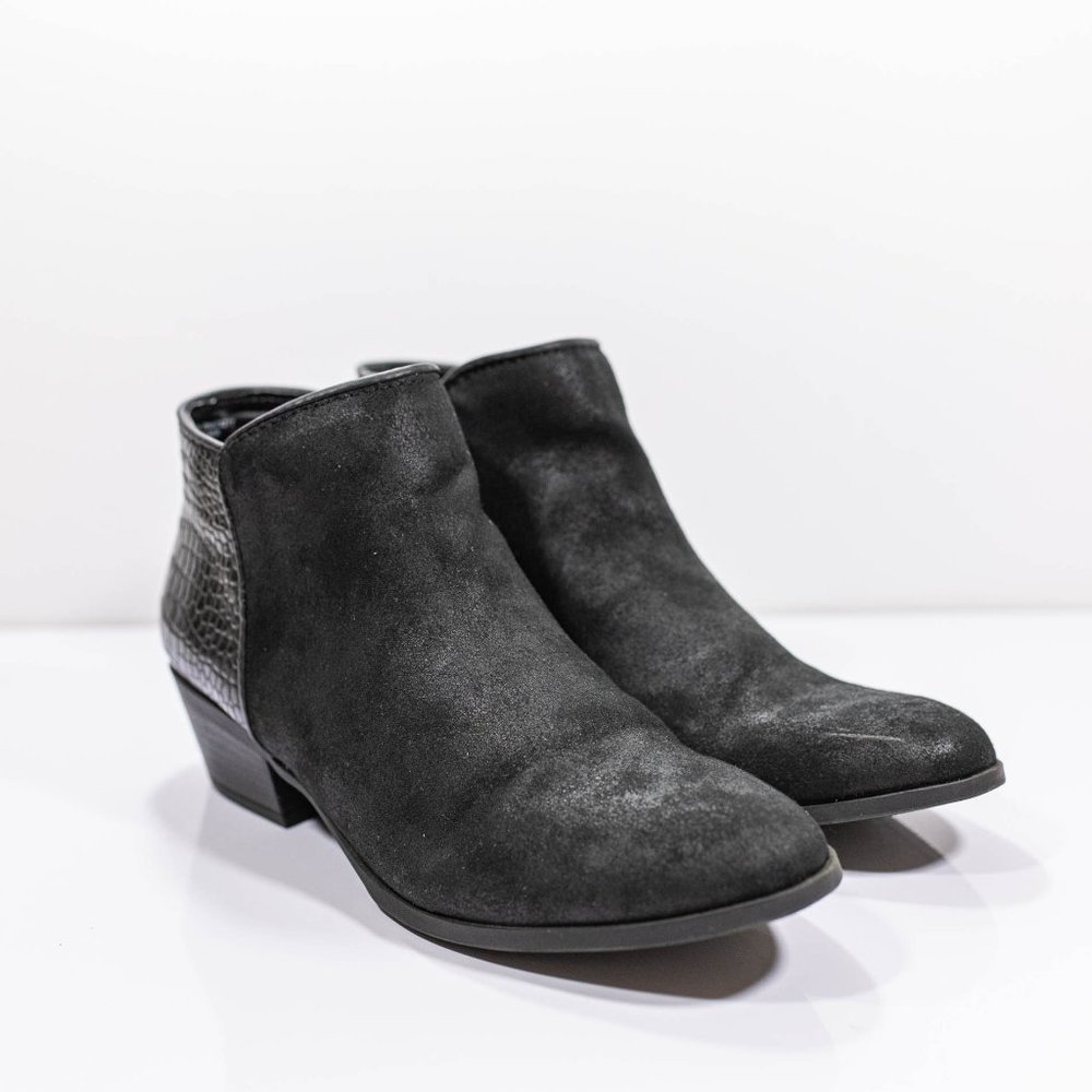 Simply Vera Vera Wang Ankle Boots (EUC) - Picture 2 of 10
